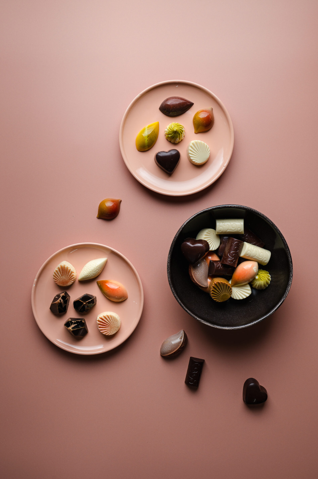 Bonbons op schaaltjes, bovenaanzicht